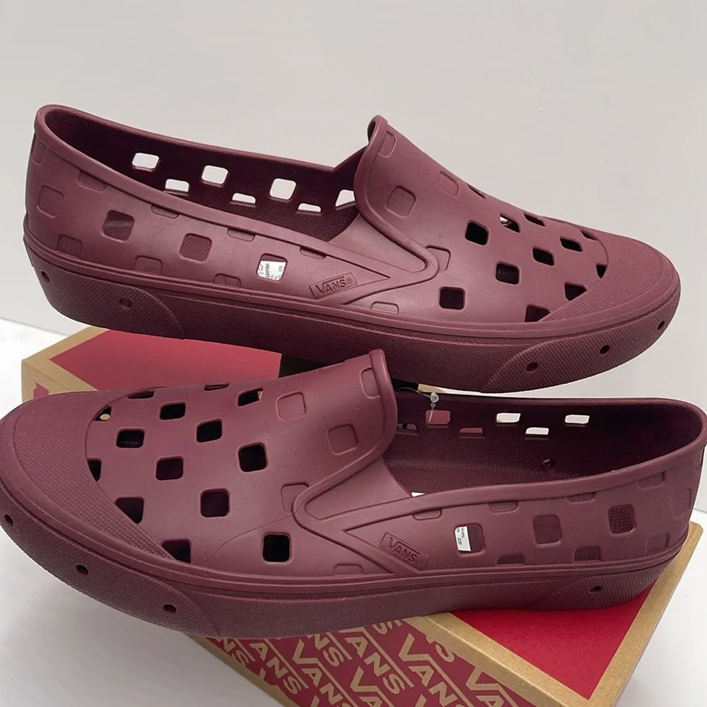 Vans Men’s Slip-On Trk
Tawny Port
VN0A5HF8TWP
Sneakers - Picture 10 of 16